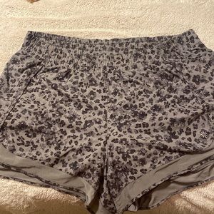 Gray cheetah print mesh racer run shorts 4 inch athleta SZ 1X used